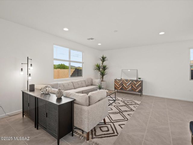 6726 W Cold Stream Court, Tucson, AZ 85757