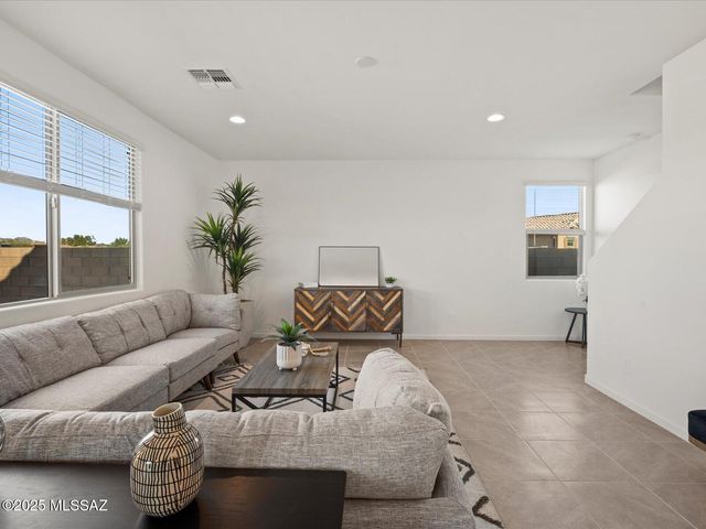 6726 W Cold Stream Court, Tucson, AZ 85757