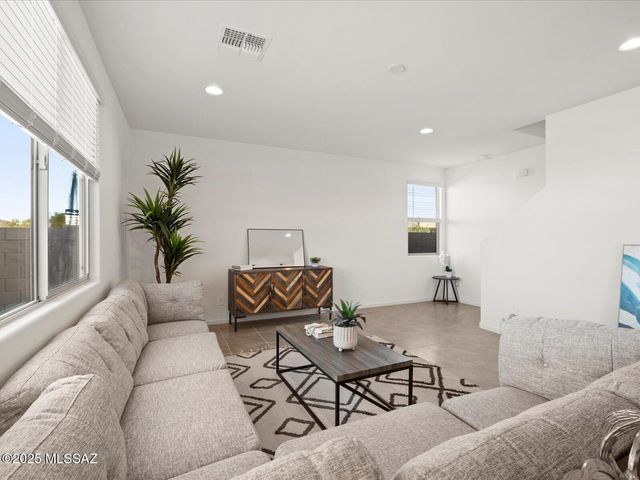 6726 W Cold Stream Court, Tucson, AZ 85757