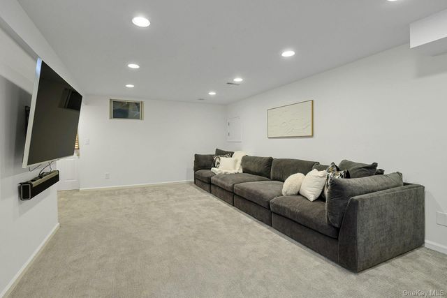 250 Mamaroneck Road, Scarsdale, NY 10583