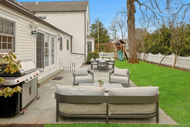 250 Mamaroneck Road, Scarsdale, NY 10583