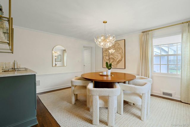 250 Mamaroneck Road, Scarsdale, NY 10583