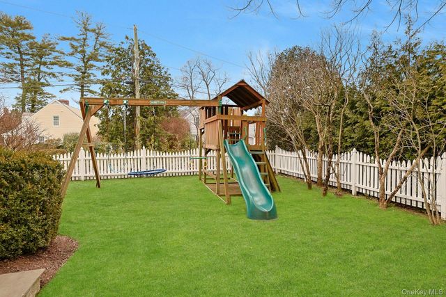 250 Mamaroneck Road, Scarsdale, NY 10583