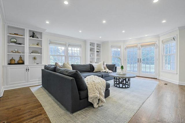 250 Mamaroneck Road, Scarsdale, NY 10583