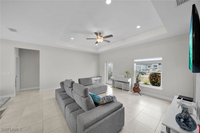 405 NW 10th ST, Cape Coral, FL 33993