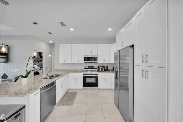 405 NW 10th ST, Cape Coral, FL 33993