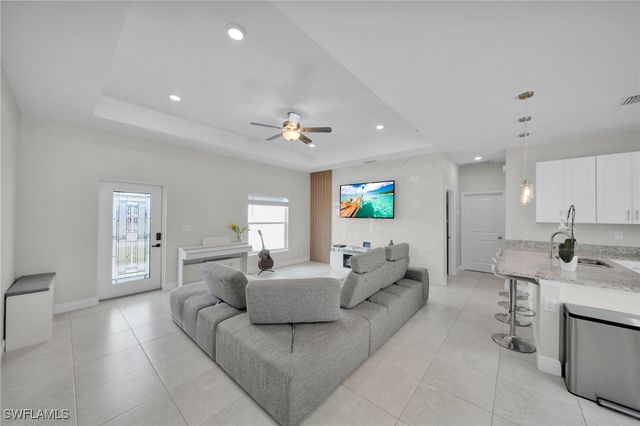 405 NW 10th ST, Cape Coral, FL 33993