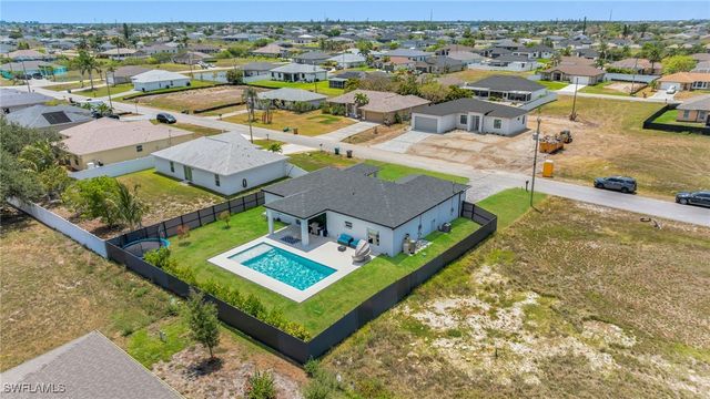 405 NW 10th ST, Cape Coral, FL 33993