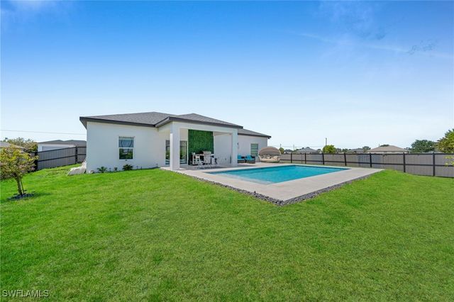 405 NW 10th ST, Cape Coral, FL 33993