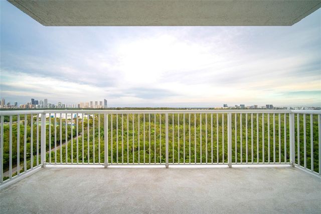 15051 Royal Oaks Ln 1203, North Miami, FL 33181