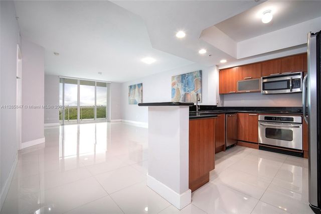 15051 Royal Oaks Ln 1203, North Miami, FL 33181