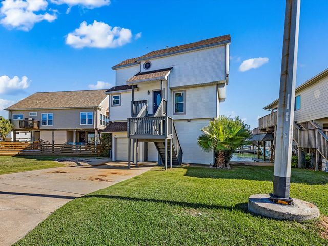 334 Paradise Drive, Tiki Island, TX 77554