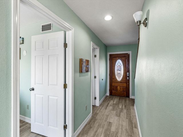 334 Paradise Drive, Tiki Island, TX 77554