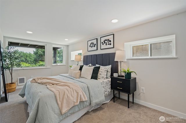4015 Burton Place W, Seattle, WA 98199
