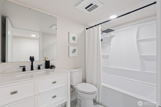 4015 Burton Place W, Seattle, WA 98199