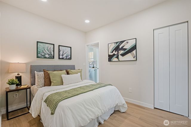 4015 Burton Place W, Seattle, WA 98199