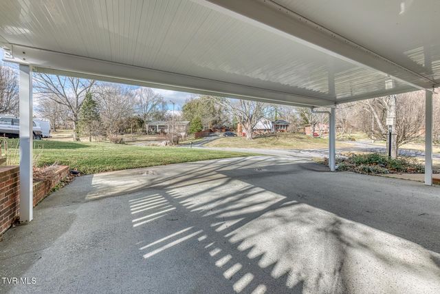 15 Madison Court, Johnson City, TN 37601