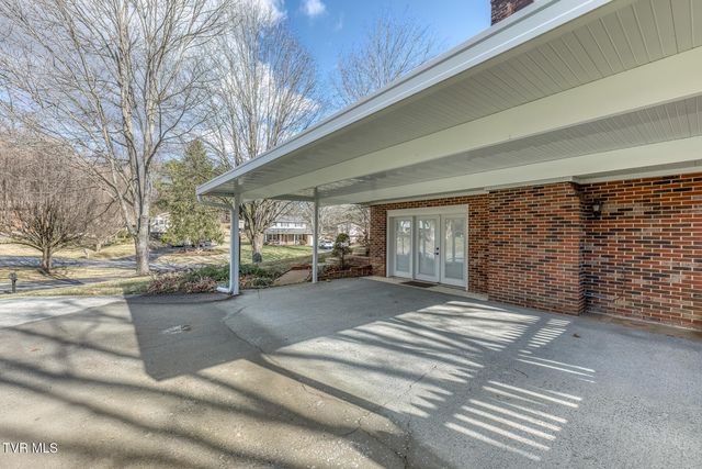 15 Madison Court, Johnson City, TN 37601