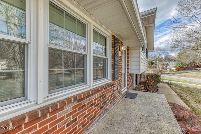 15 Madison Court, Johnson City, TN 37601