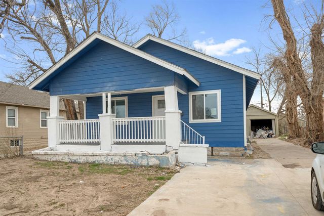1106 N Grove Ave, Wichita, KS 67214