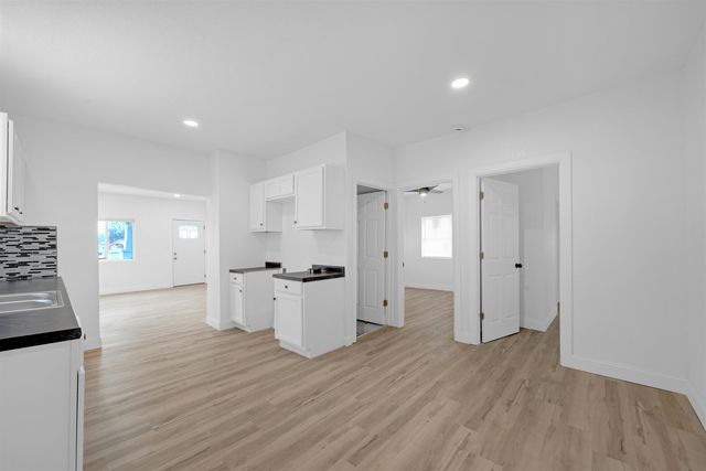 1106 N Grove Ave, Wichita, KS 67214