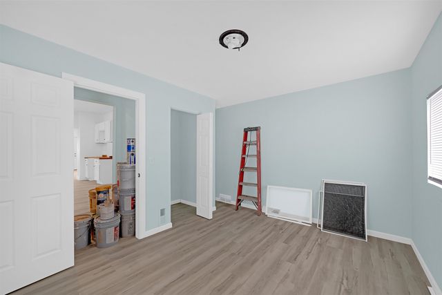 1106 N Grove Ave, Wichita, KS 67214