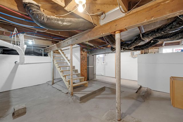 1106 N Grove Ave, Wichita, KS 67214