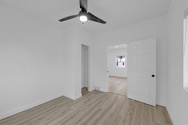 1106 N Grove Ave, Wichita, KS 67214