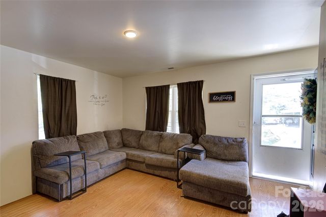 419 N Academy Street, Mooresville, NC 28115