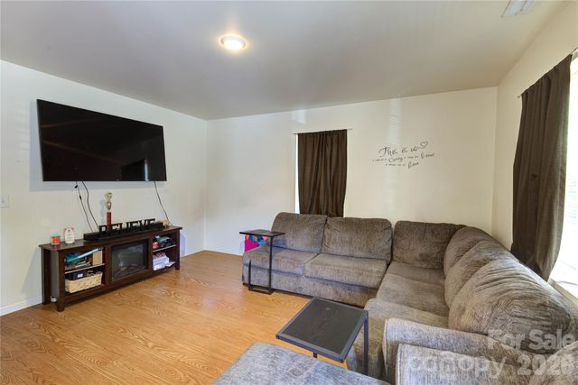 419 N Academy Street, Mooresville, NC 28115