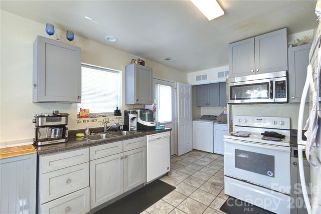 419 N Academy Street, Mooresville, NC 28115