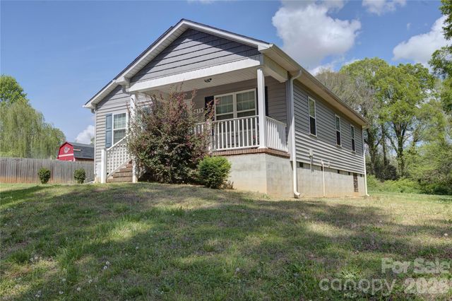 419 N Academy Street, Mooresville, NC 28115