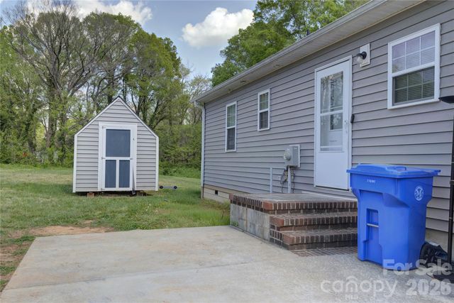 419 N Academy Street, Mooresville, NC 28115