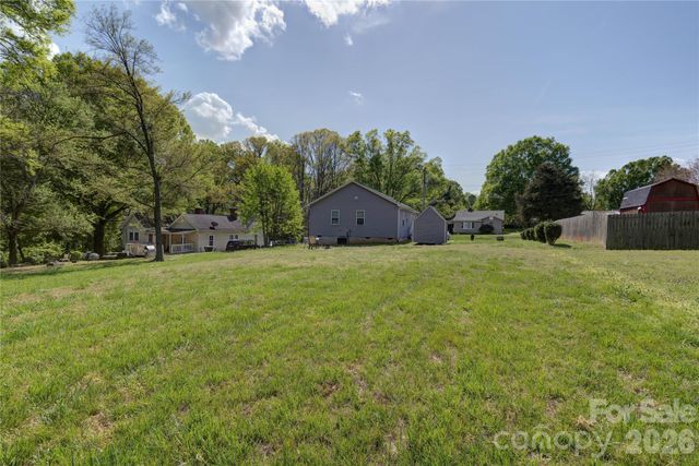 419 N Academy Street, Mooresville, NC 28115