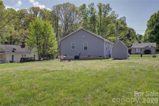 419 N Academy Street, Mooresville, NC 28115