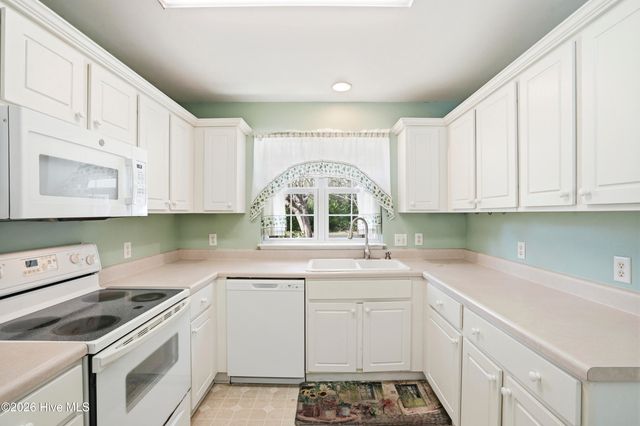 4985 Glen Cove Drive SE, Southport, NC 28461