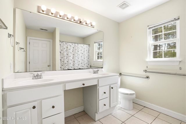 4985 Glen Cove Drive SE, Southport, NC 28461