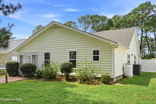 4985 Glen Cove Drive SE, Southport, NC 28461