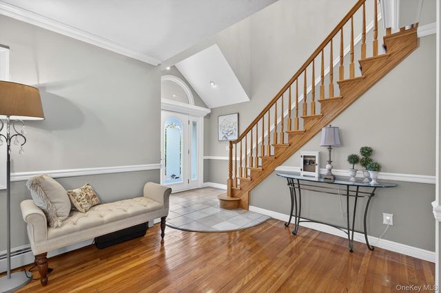 23 Beaverhill Lane, Huntington, NY 11743