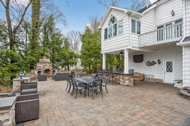 23 Beaverhill Lane, Huntington, NY 11743