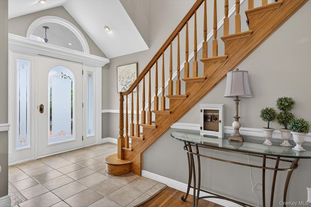 23 Beaverhill Lane, Huntington, NY 11743