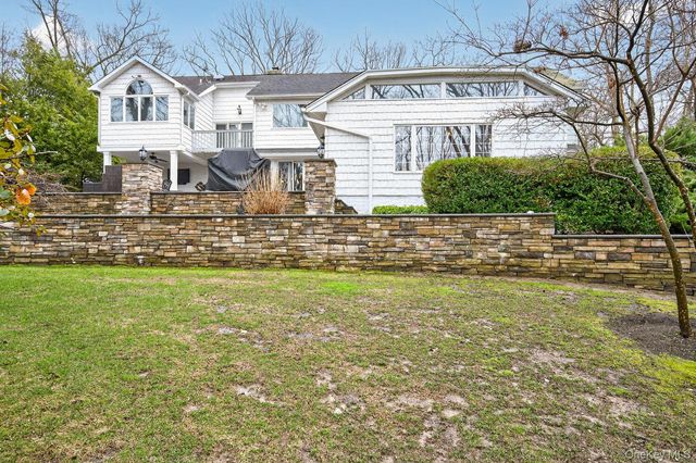 23 Beaverhill Lane, Huntington, NY 11743