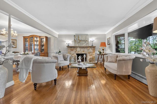 23 Beaverhill Lane, Huntington, NY 11743