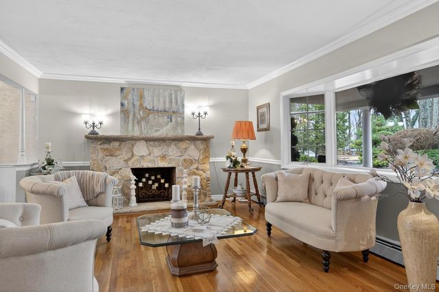 23 Beaverhill Lane, Huntington, NY 11743