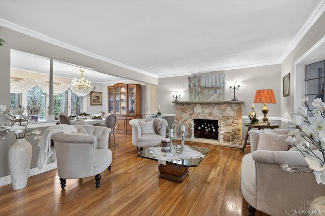 23 Beaverhill Lane, Huntington, NY 11743