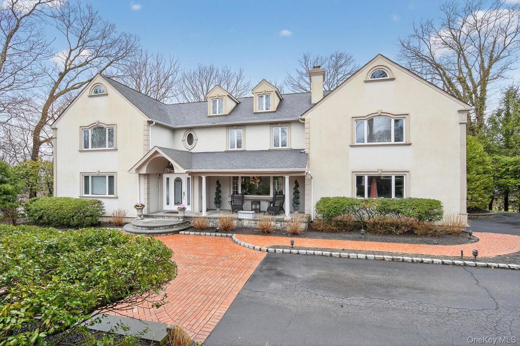 23 Beaverhill Lane, Huntington, NY 11743