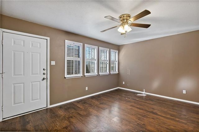 2101 Barak Lane 14, Bryan, TX 77802