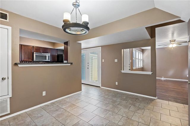 2101 Barak Lane 14, Bryan, TX 77802