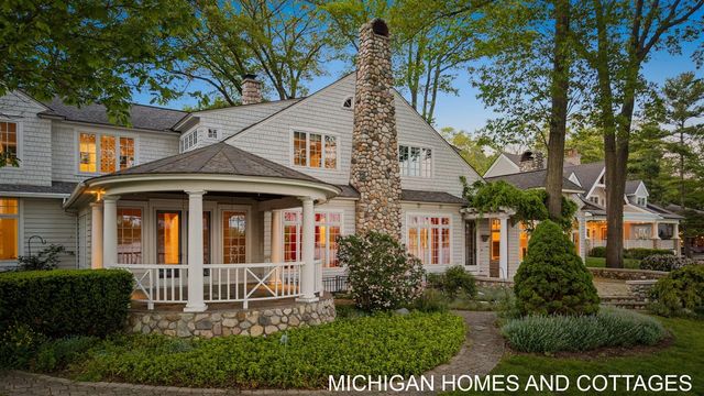 714 N Shore Drive, Holland, MI 49424