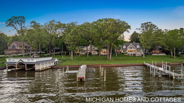 714 N Shore Drive, Holland, MI 49424